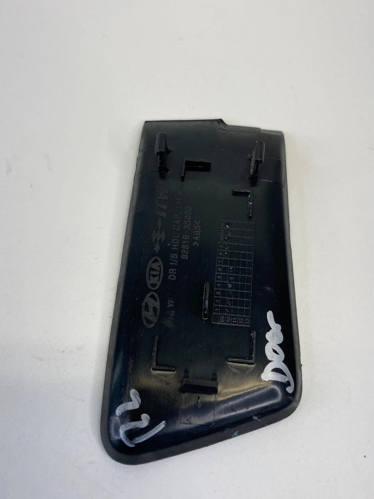 2011-2014 HYUNDAI SONATA REAR LEFT INNER DOOR HANDLE SCREW CAP COVER 82619-3S000