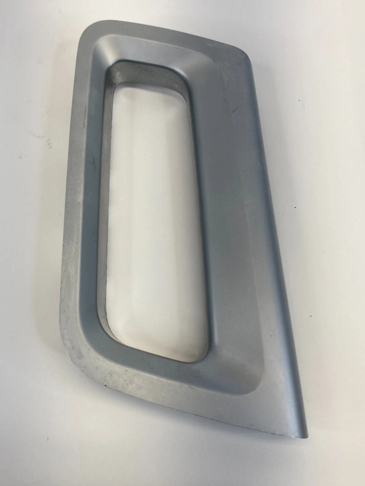 12-15 CHEVROLET CAPTIVA SPORT REAR RIGHT SIDE INNER DOOR PULL HANDLE TRIM BEZEL
