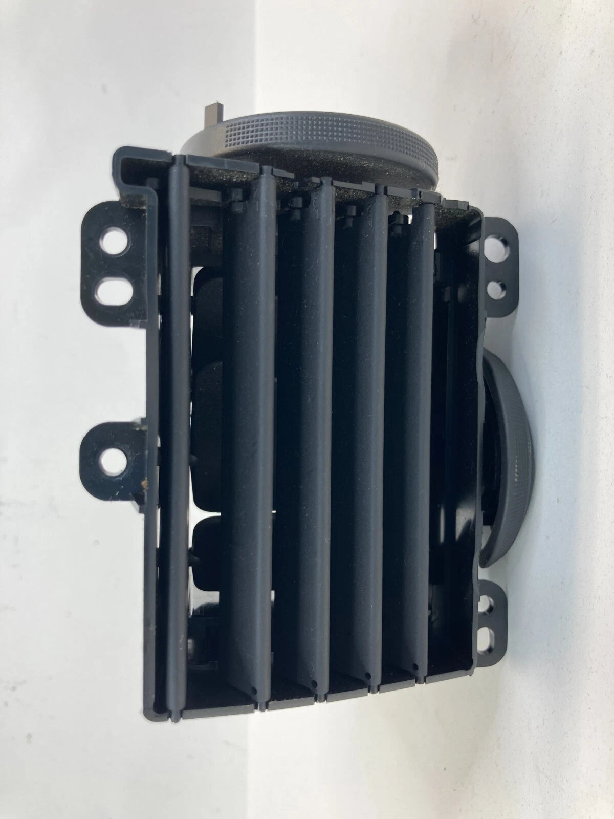2006-2008 MITSUBISHI ENDEAVOR DASH CENTER LEFT SIDE AC AIR VENT GRILL OUTLET OEM