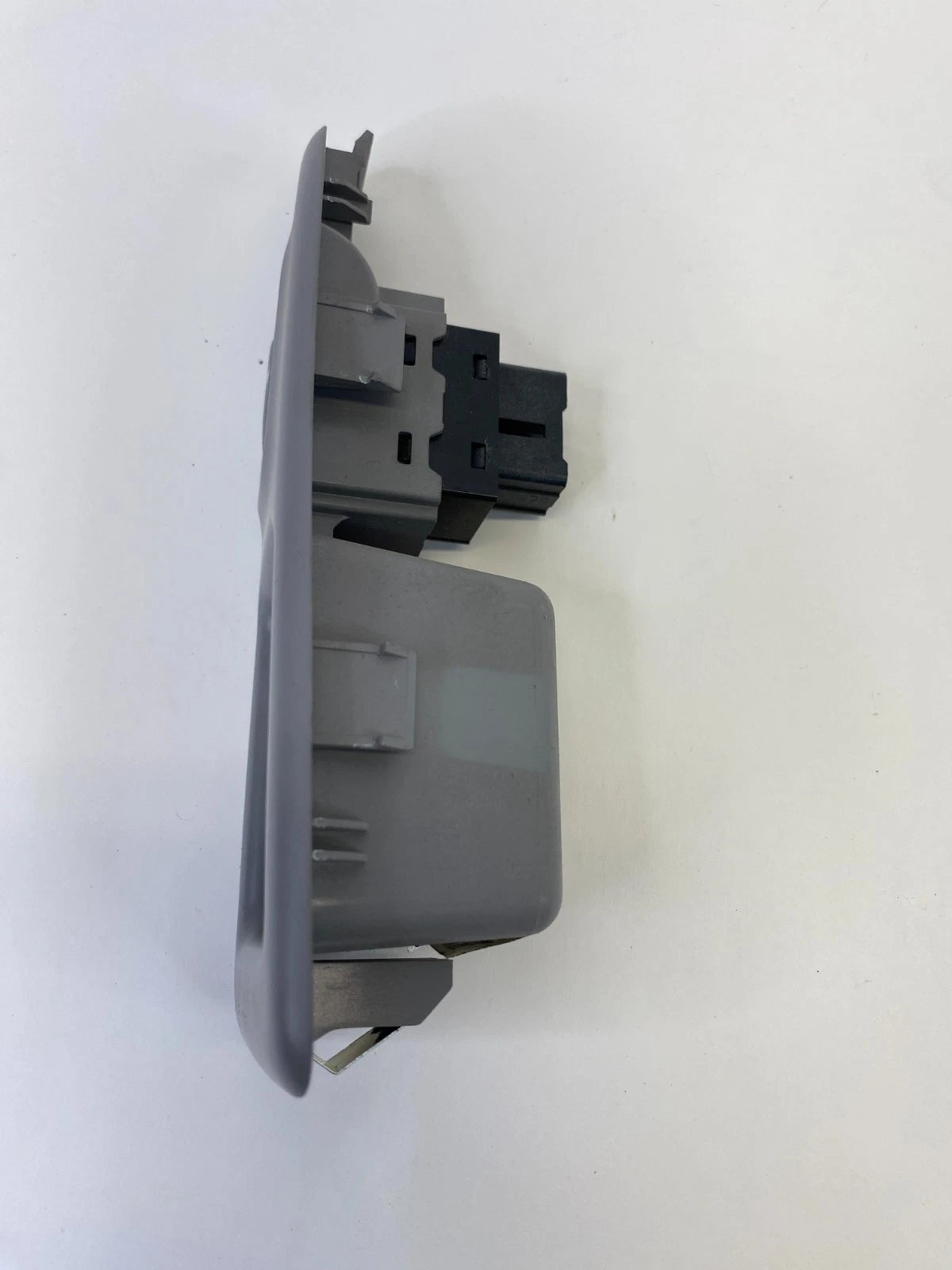 06-08 KIA OPTIMA REAR RIGHT BACK DOOR WINDOW CONTROL SWITCH W/ BEZEL 93580-2G500