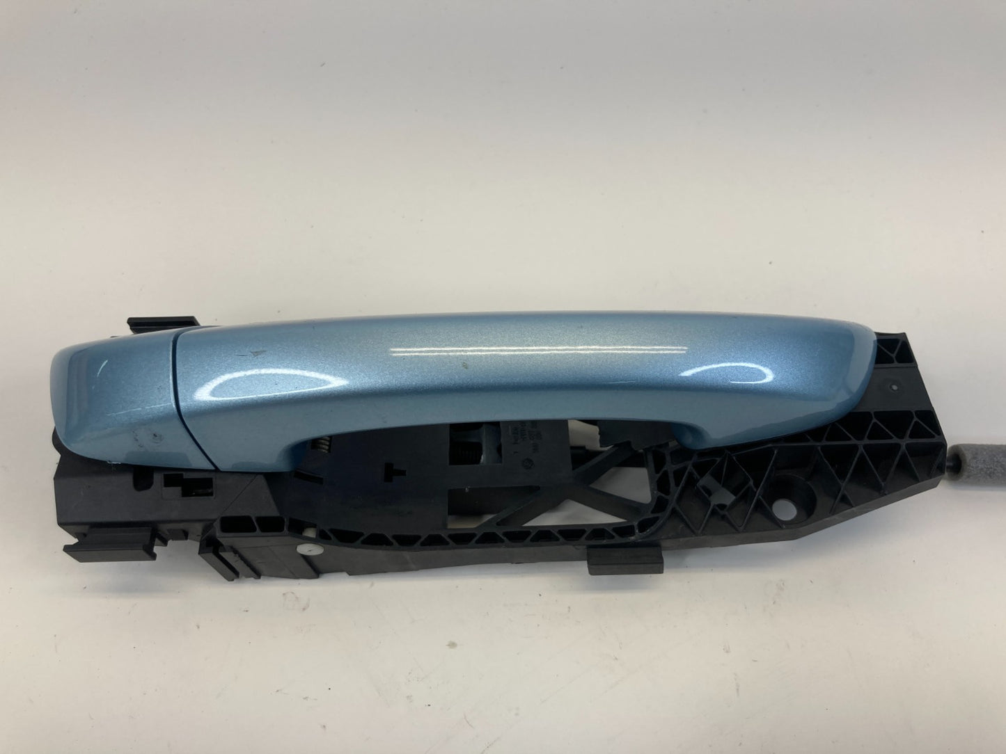 2012-2022 Volkswagen Passat Rear Right Side Exterior Door Handle 5N0-837-017 OEM