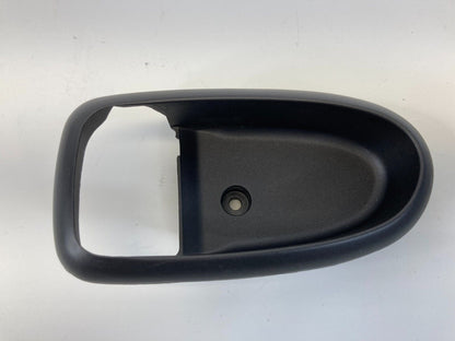 01-06 Hyundai Elantra Front Right Passenger Door Handle Bezel Cover 82621-2D000