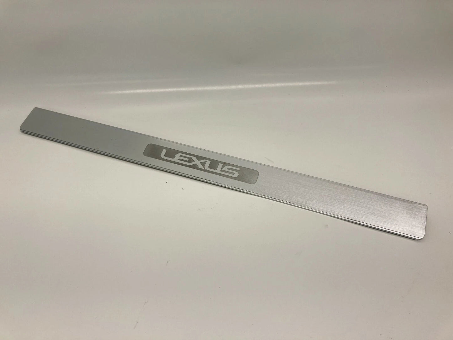 2006 LEXUS GS300 07-11 GS350 FRONT RIGHT PASSENGER DOOR SILL SCUFF TRIM PLATE