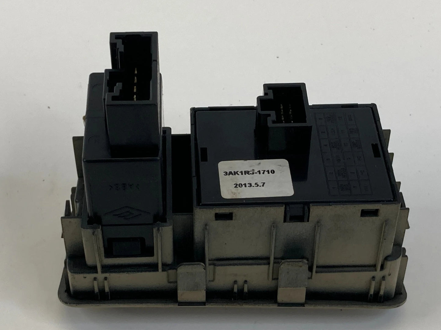 2012-2017 HYUNDAI ACCENT ECO TRACTION CONTROL LIGHT DIMMER SWITCH OEM 3AK1RJ1710