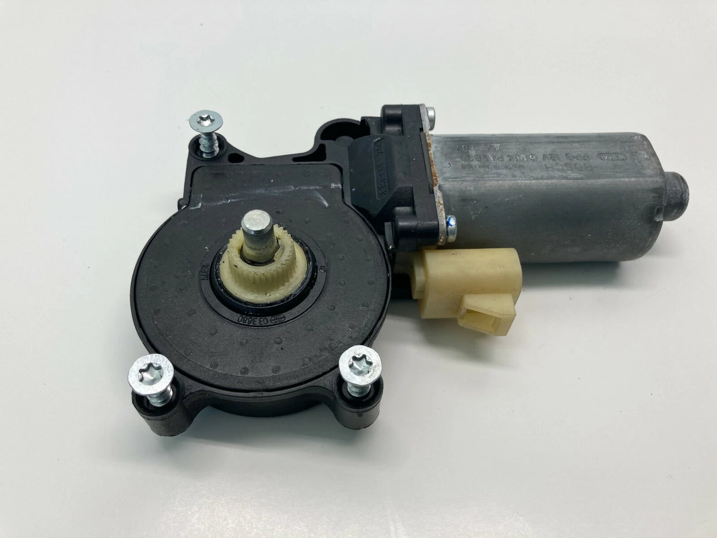 00 01 02 03 04 05 Cadillac Deville Rear Right Side Door Window Motor 993333-102