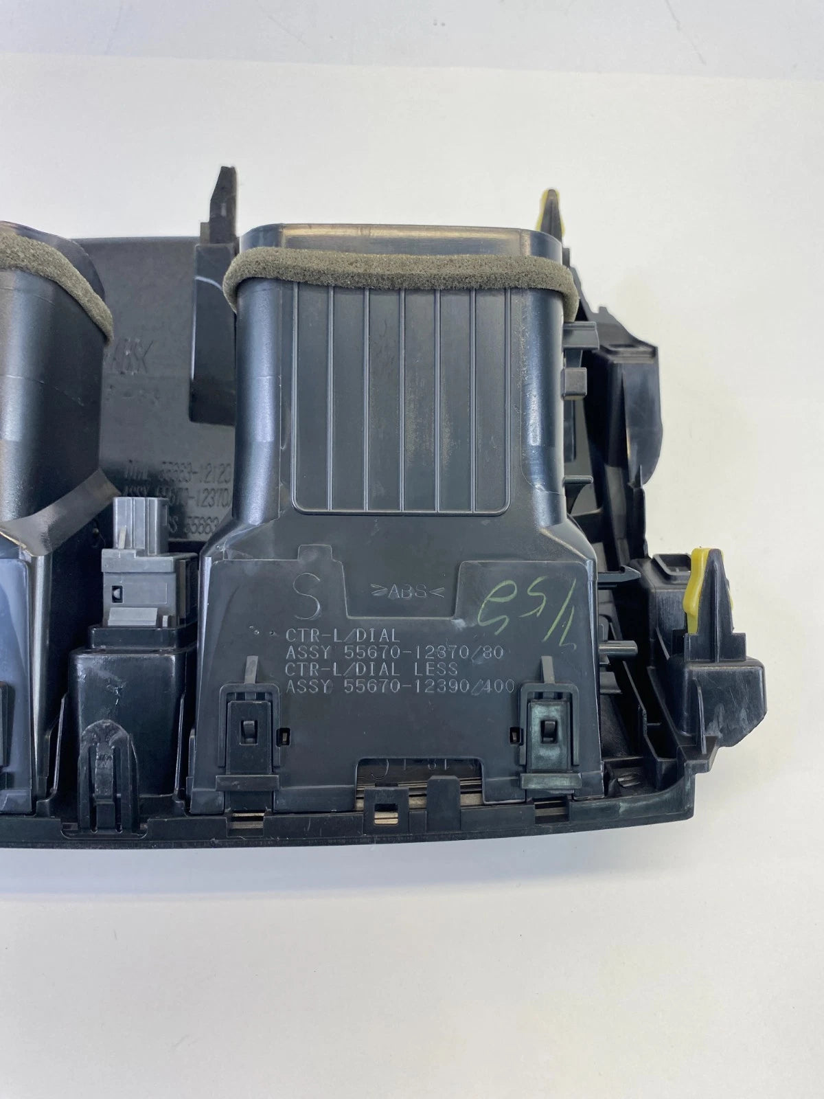 2009 10 11 TOYOTA COROLLA DASH CENTER A/C OUTLET AIR VENT W/CLOCK HAZARD SWITCH