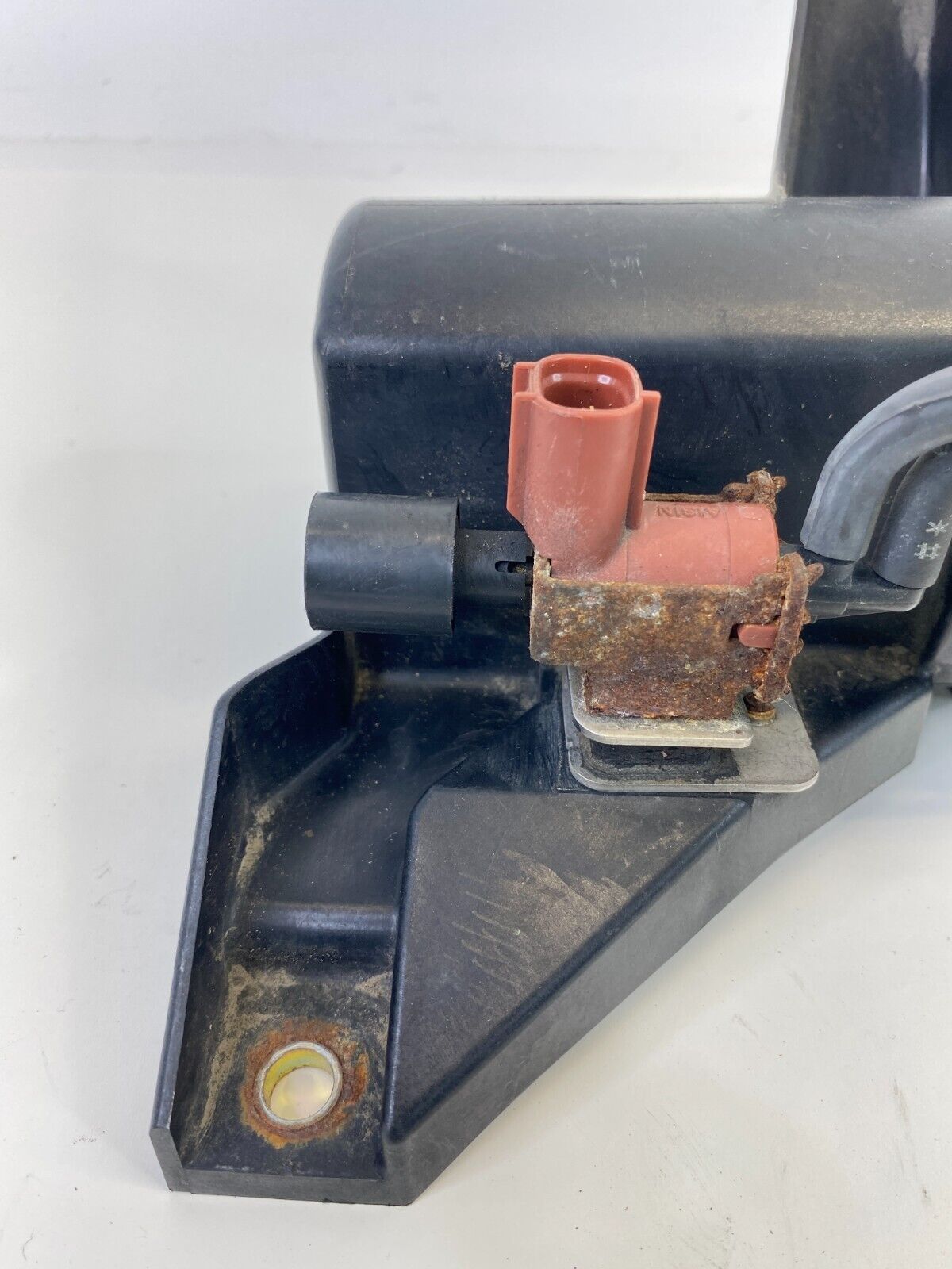 2002-2006 Suzuki XL-7 Vacuum Purge Solenoid Fuel Valve Vapor Canister OEM