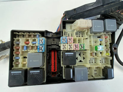 2013-2016 FORD ESCAPE 1.6L ENGINE FUSE BOX BATTERY JUNCTION BOX OEM AV6T14A067AD