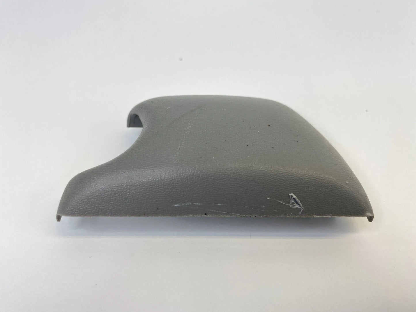 2004 2005 TOYOTA RAV4 FRONT RIGHT SEAT BELT UPPER COVER TRIM CAP 14106TS0P5 OEM