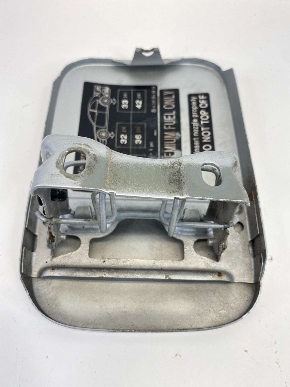 1998-2002 Mercedes-Benz E430 Fuel Filler Tank Door Gas Lid Cover A2105840839