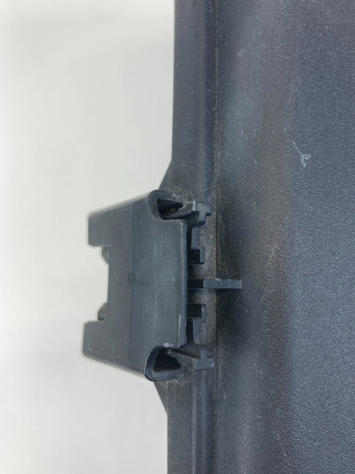 2011-2014 CHEVROLET CRUZE 1.4L ENGINE FUSE BOX RELAY COVER CAP 812461952