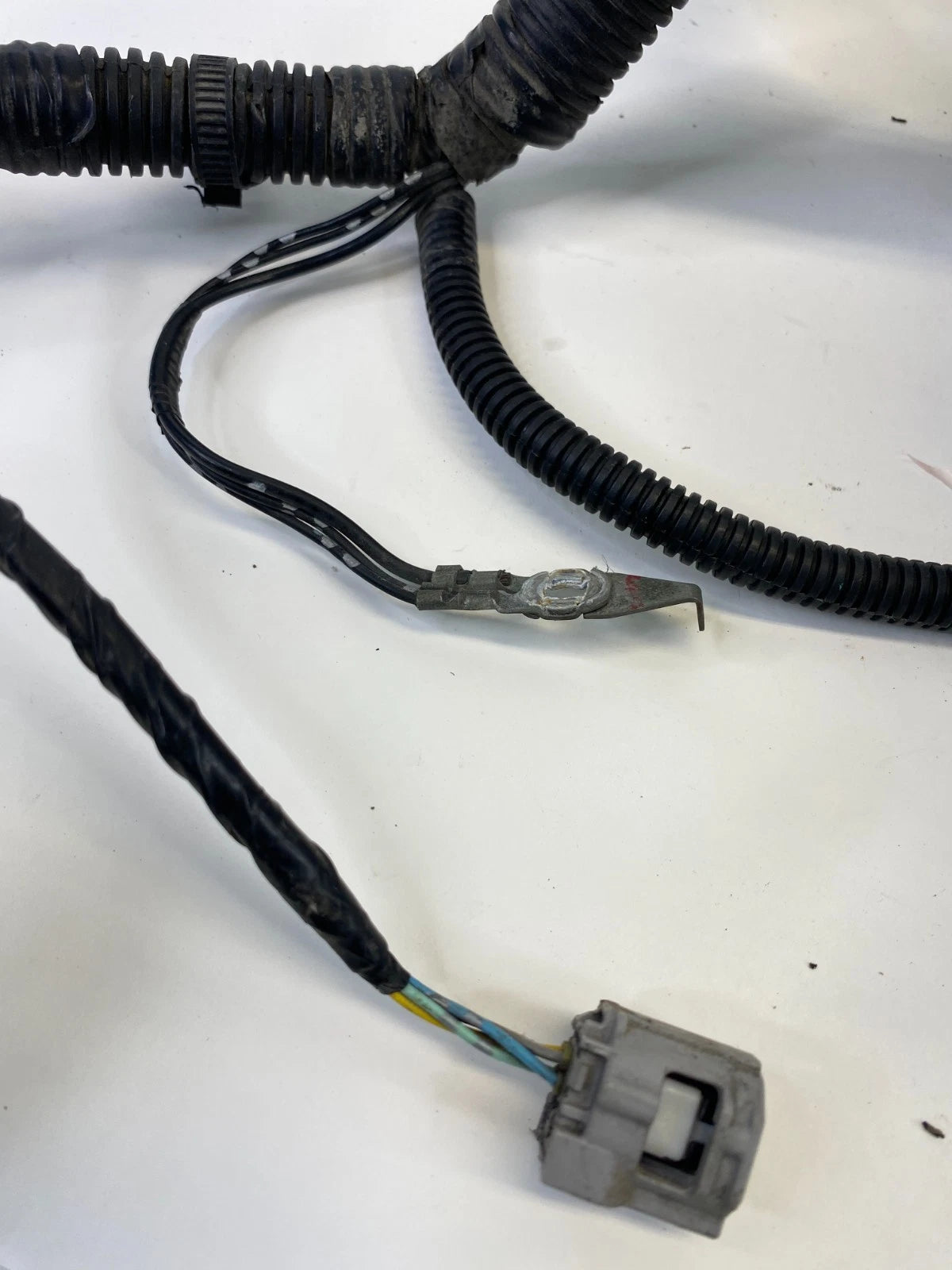 2011-2013 Outlander Sport 2.0L L4 Engine Compartment Fusebox Relay Module Assy