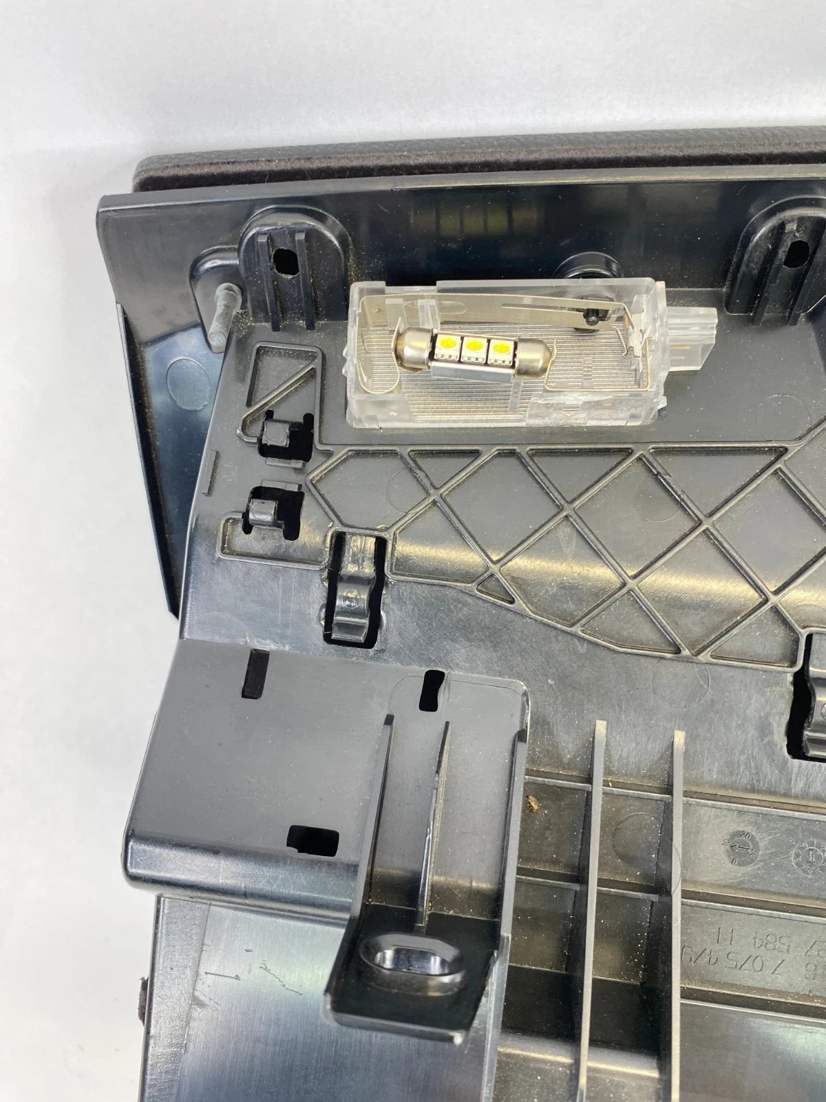 07 08 BMW 335XI GLOVE BOX STORAGE COMPARTMENT ASSEMBLY W LATCH 51167075479 OEM
