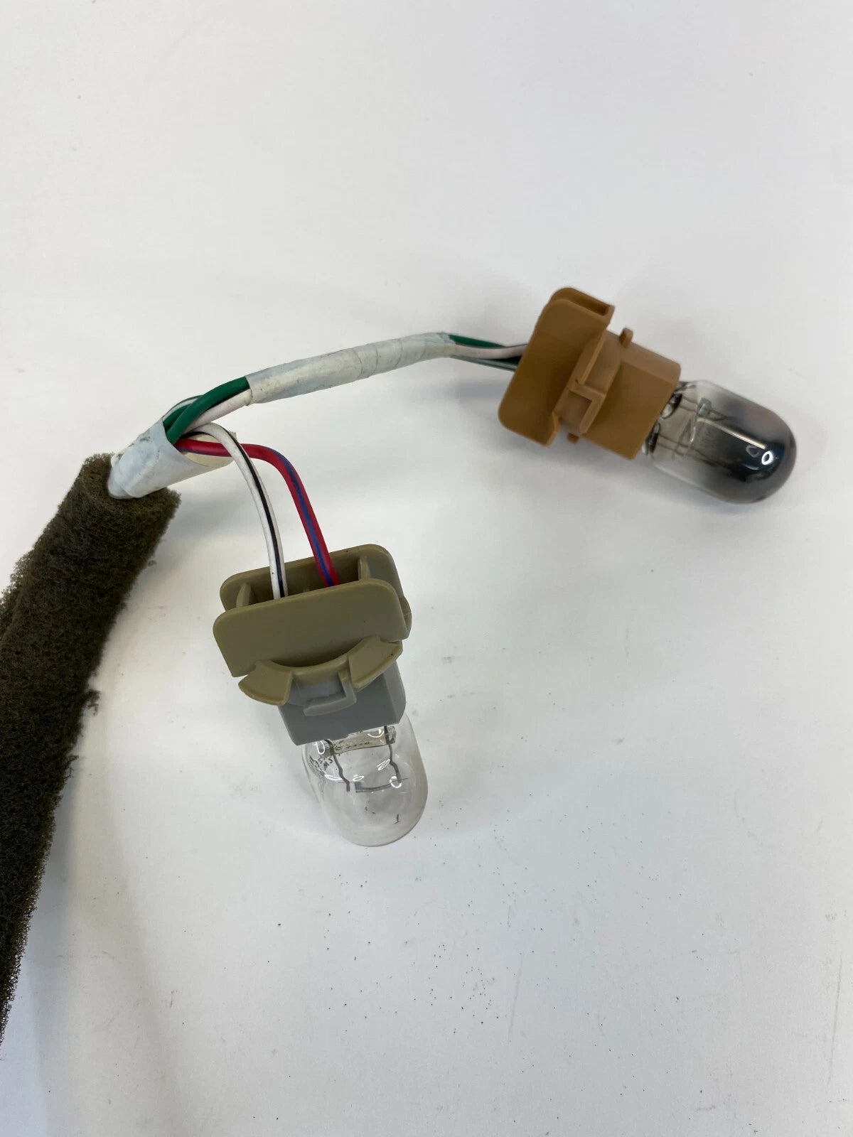 2000-2003 LEXUS RX300 REAR TAILLIGHT LAMP BULB SOCKET WIRING HARNESS PIGTAIL OEM