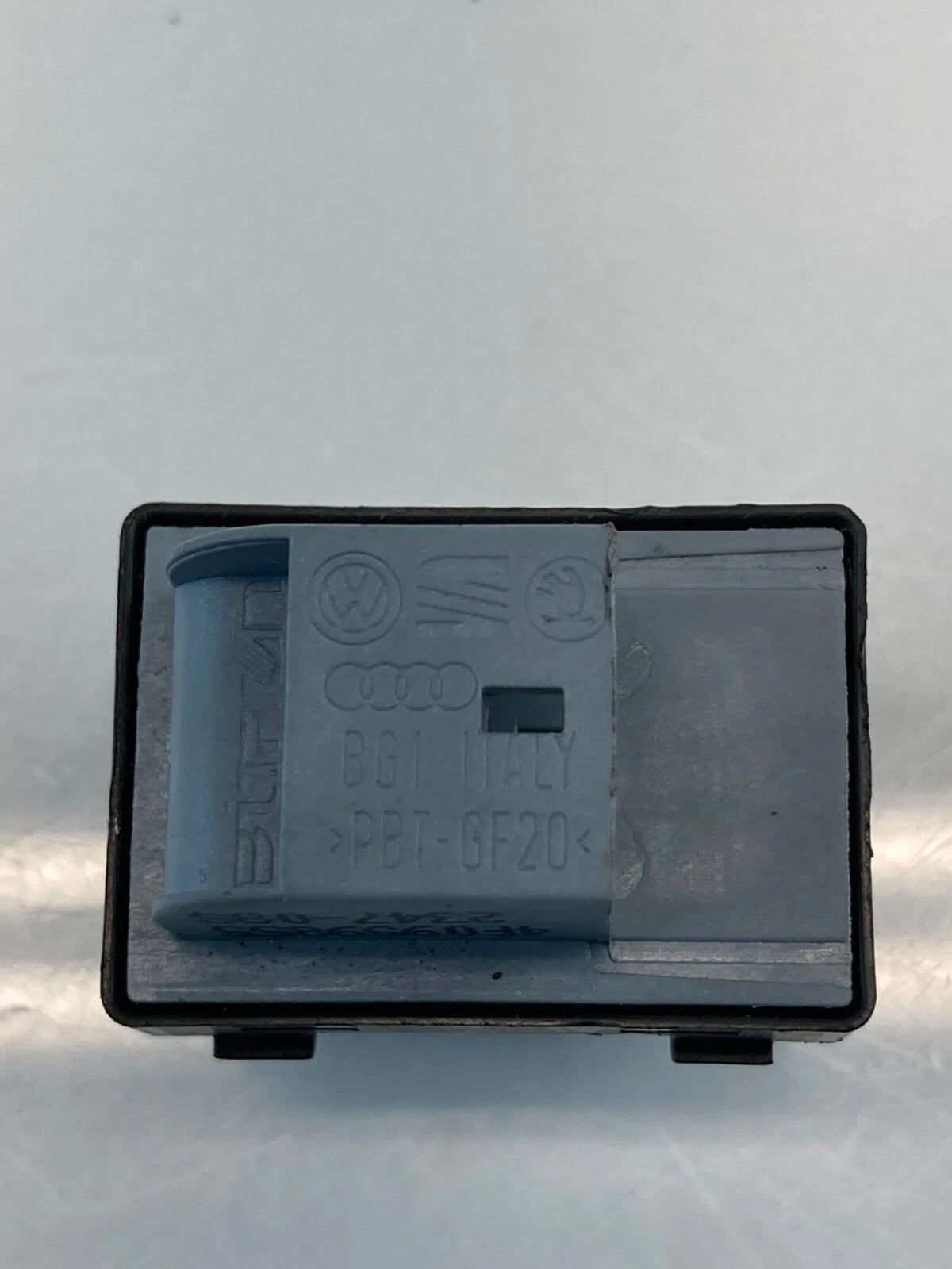 2007-2011 AUDI Q7 REAR RIGHT PASSENGER SIDE DOOR WINDOW CONTROL SWITCH 4F0959855