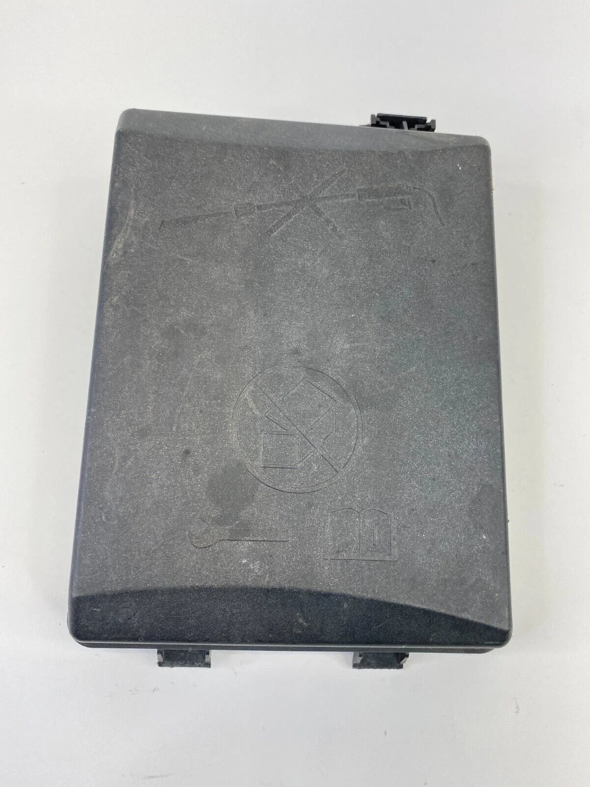 2012-2018 CHEVY SONIC FRONT COMPARTMENT FUSE BLOCK MODULE COVER 95315649 OEM