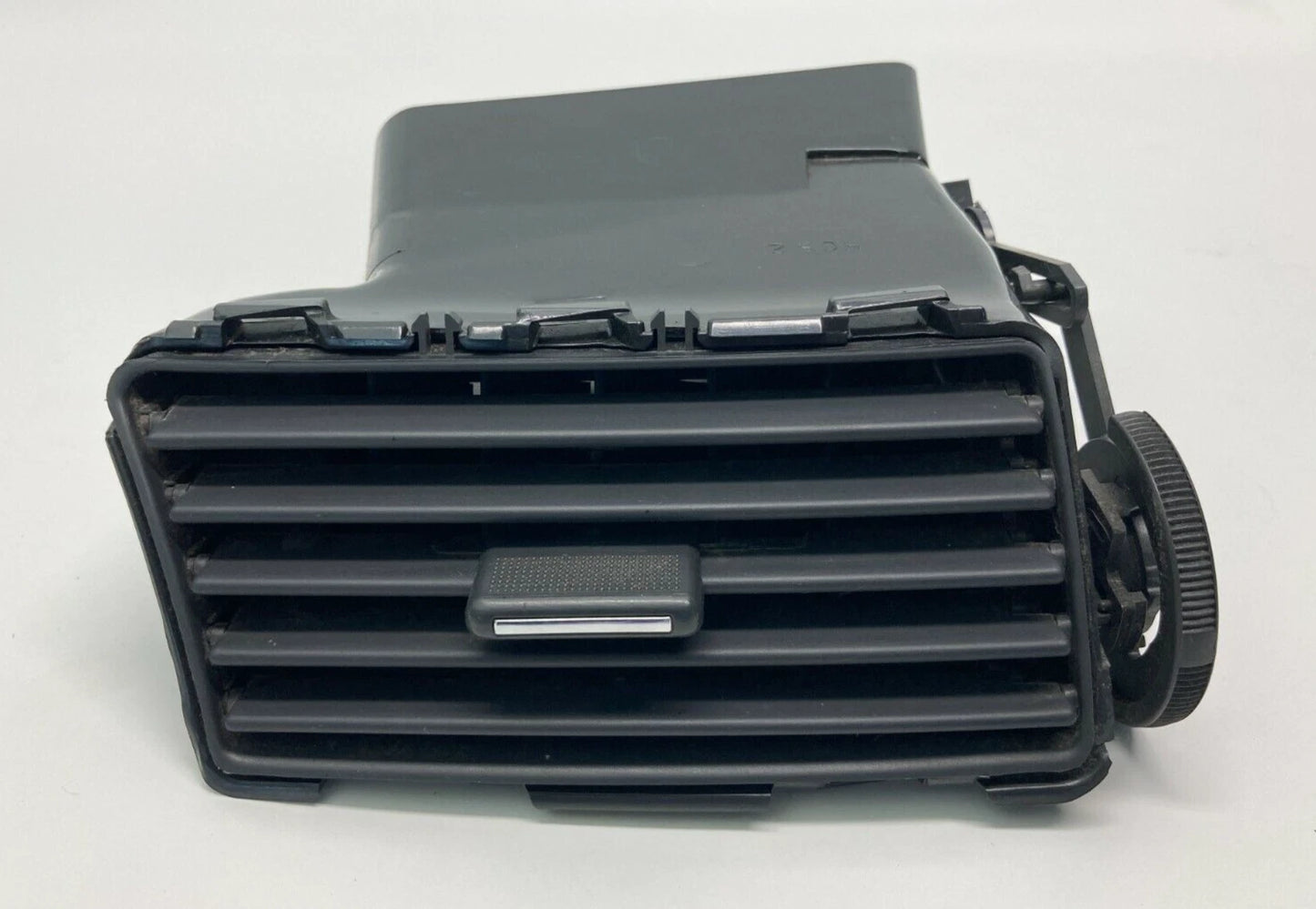 2004 2005 2006 2007 2008 CHRYSLER PACIFICA LEFT CENTER DASH AC AIR VENT GRILLE
