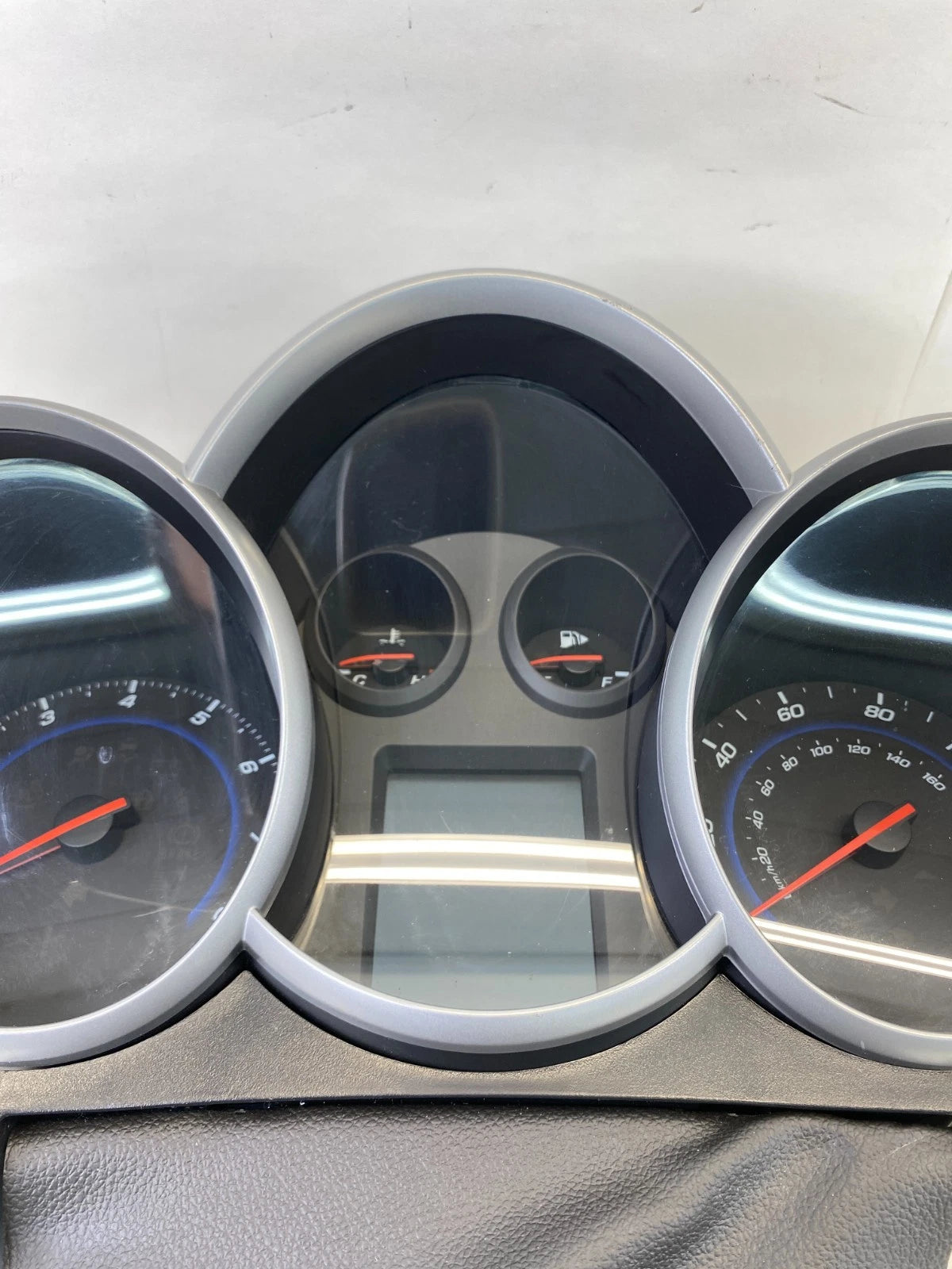 13-16 CHEVY CRUZE SPEEDOMETER INSTRUMENT CLUSTER GAUGE COLUMN COVER 95129378 OEM