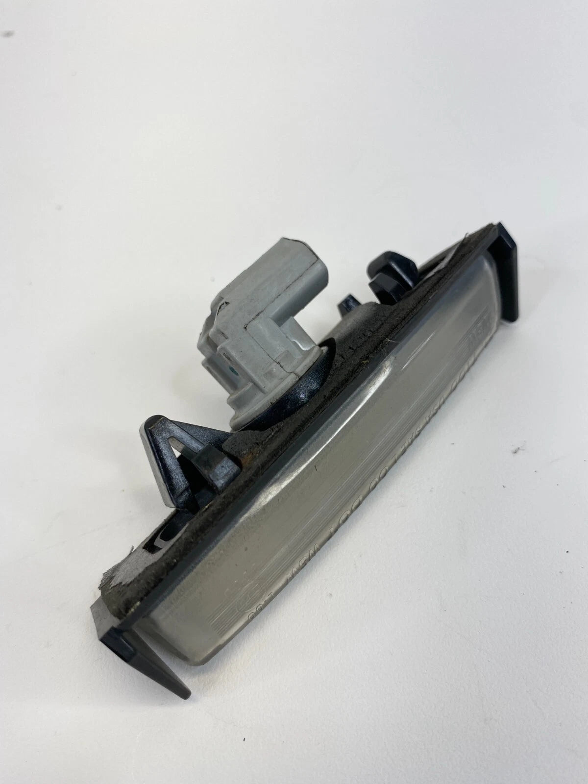 02-11 TOYOTA CAMRY REAR BACK TRUNK LID LICENSE PLATE LIGHT LAMP E13-0553 OEM