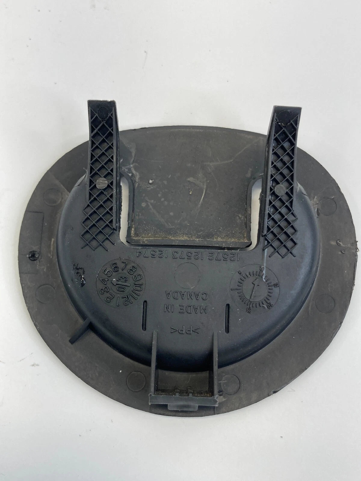2004-2006 CADILLAC SRX REAR SECOND ROW SEAT CHILD SEAT ANCHOR TRIM CAP OEM