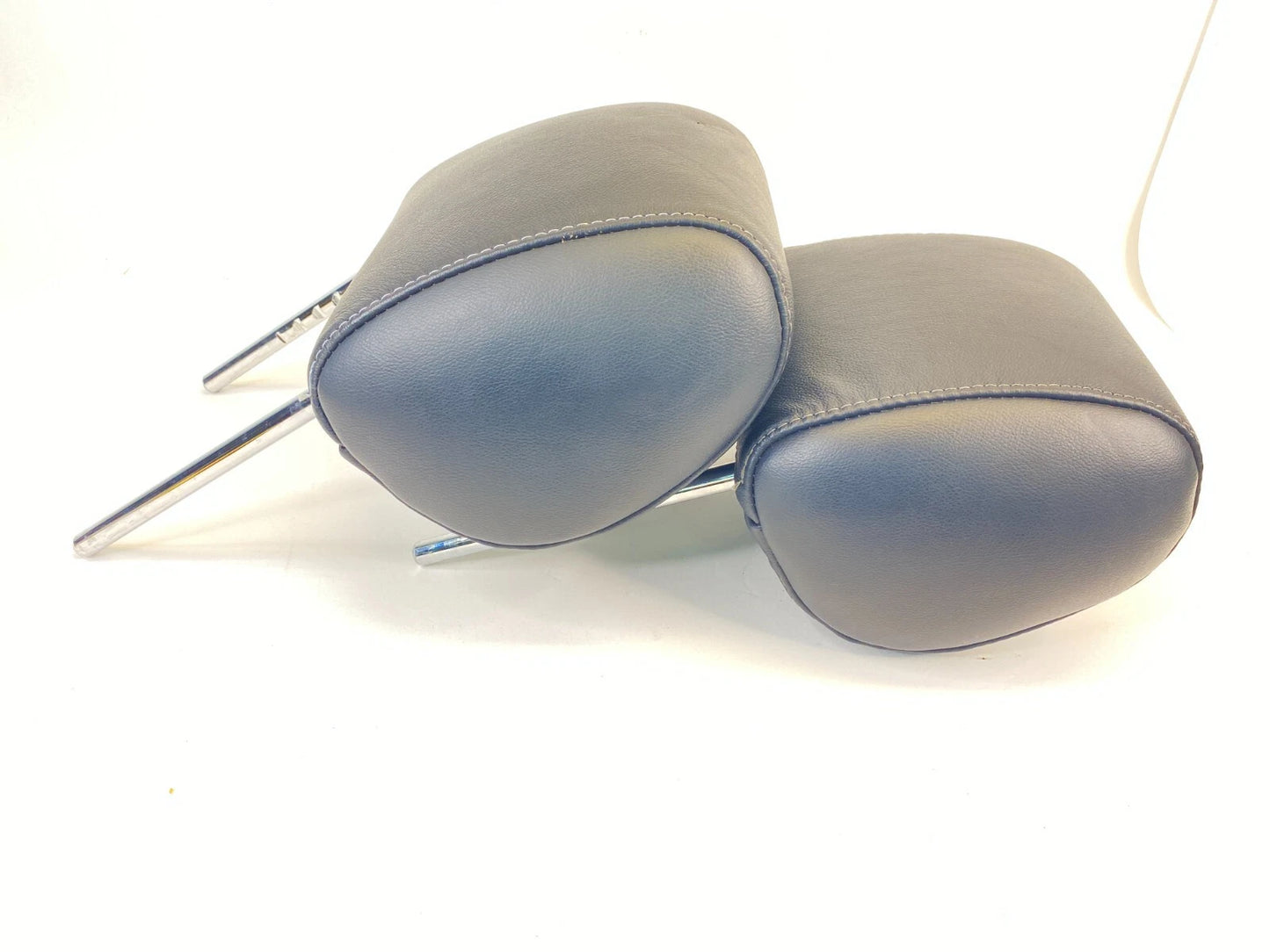 2006 2007 TOYOTA AVALON FRONT LEFT & RIGHT HEADREST HEAD REST SET PAIR OEM