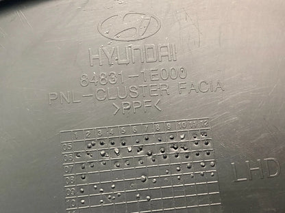 06-11 HYUNDAI ACCENT DASH PANEL SPEEDOMETER CLUSTER BEZEL TRIM 848311E000 OEM