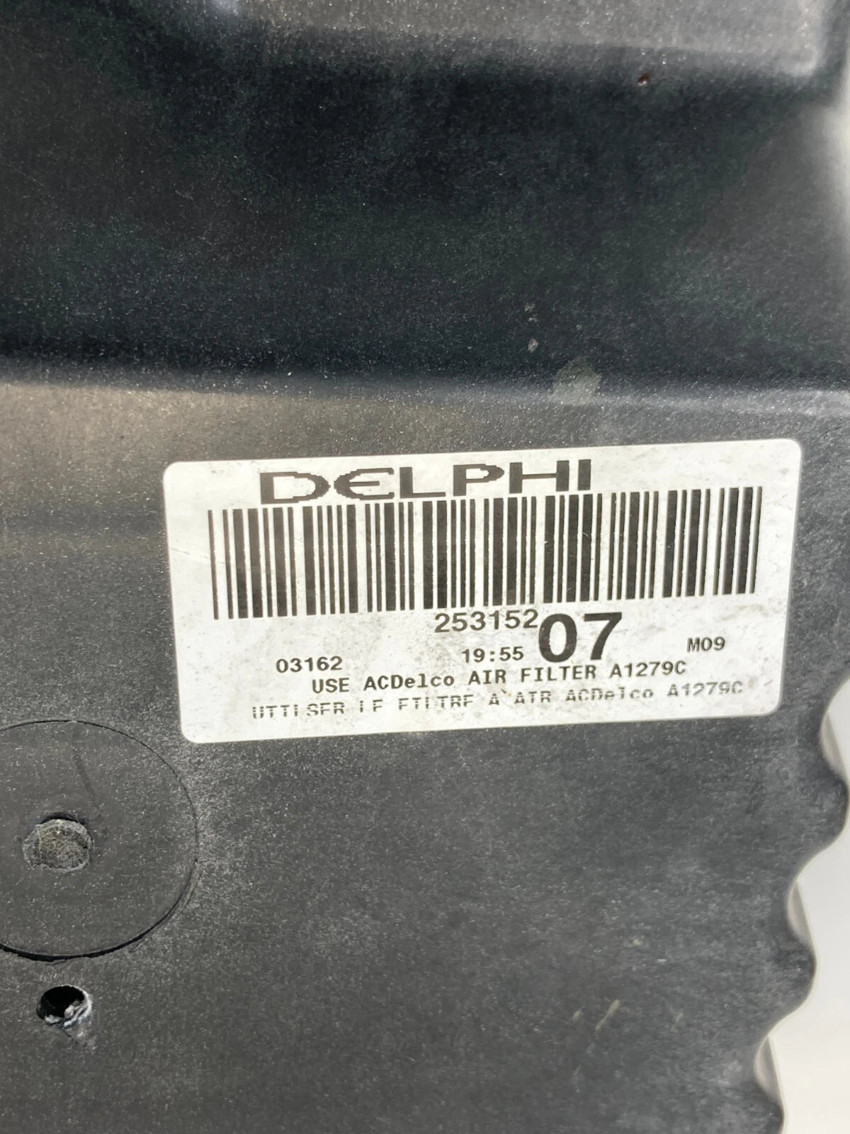 99-05 PONTIAC GRAND AM 3.4L V6 AIR CLEANER INTAKE BOX LOWER COVER 25312775 OEM