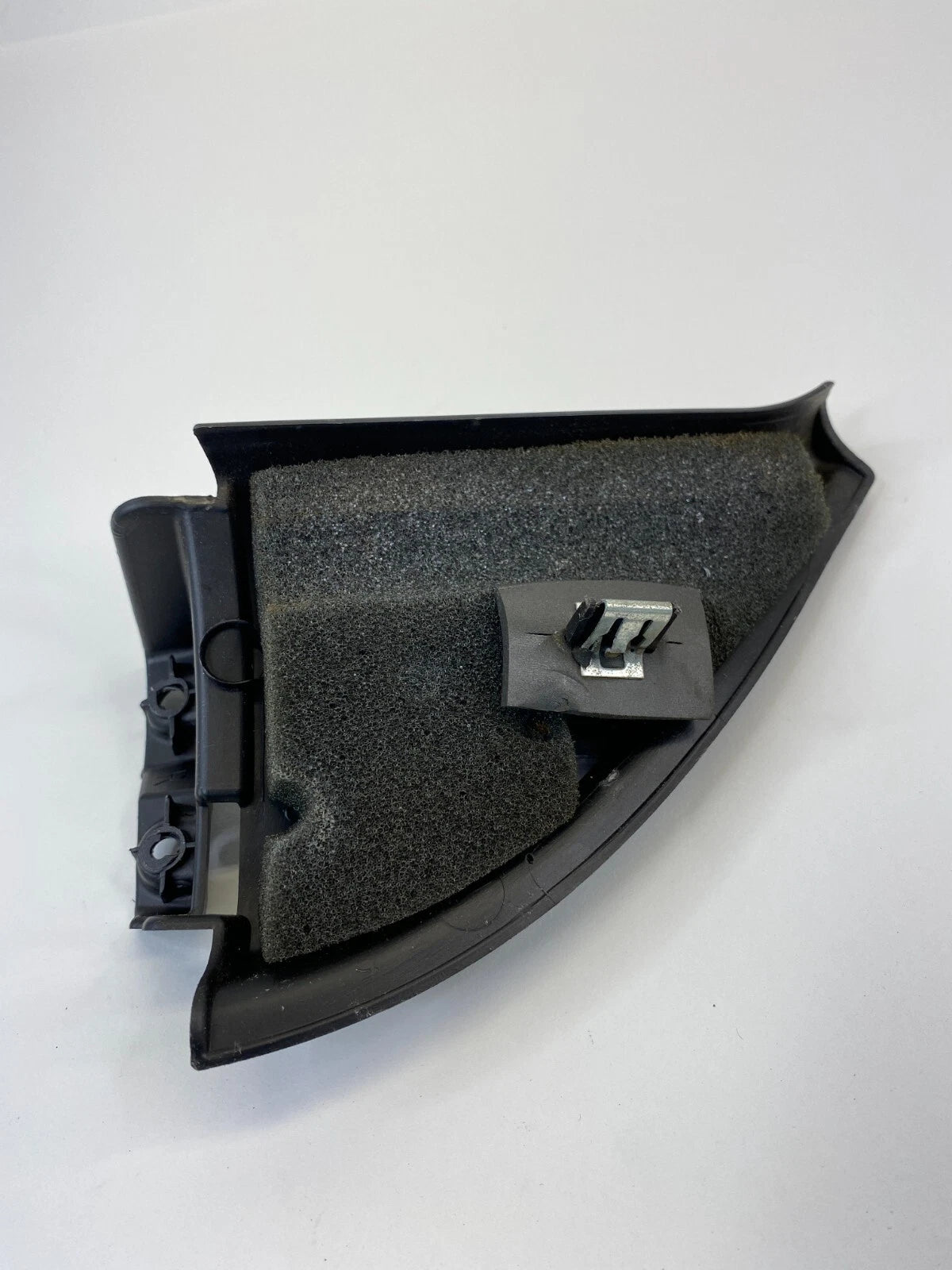 2009-2012 CHEVROLET TRAVERSE FRONT RIGHT INNER MIRROR CORNER COVER TRIM BEZEL