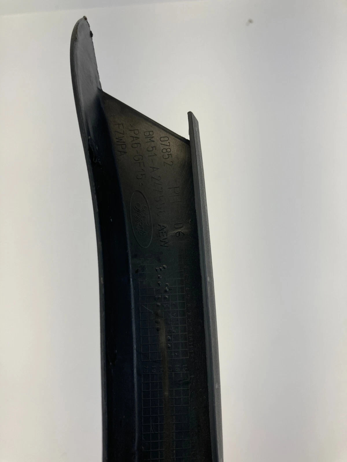 2012-2018 FORD FOCUS REAR RIGHT DOOR WINDOW TRIM BEZEL TRIM BM51-A247B56-AEW OEM