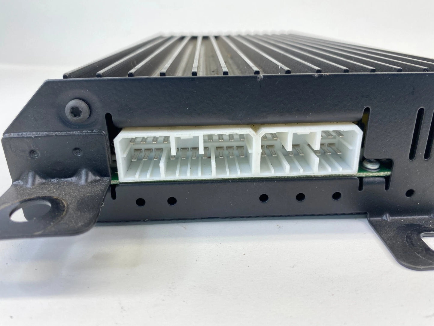 1999-2004 JEEP GRAND CHEROKEE AUDIO EQUIPMENT AMPLIFIER INFINITY 56038407AD OEM