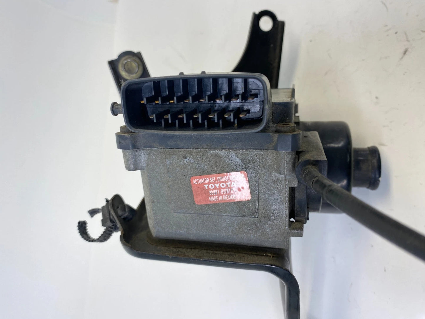 97 98 TOYOTA 4RUNNER CRUISE CONTROL MODULE ACTUATOR CABLE 88001-0W010 OEM