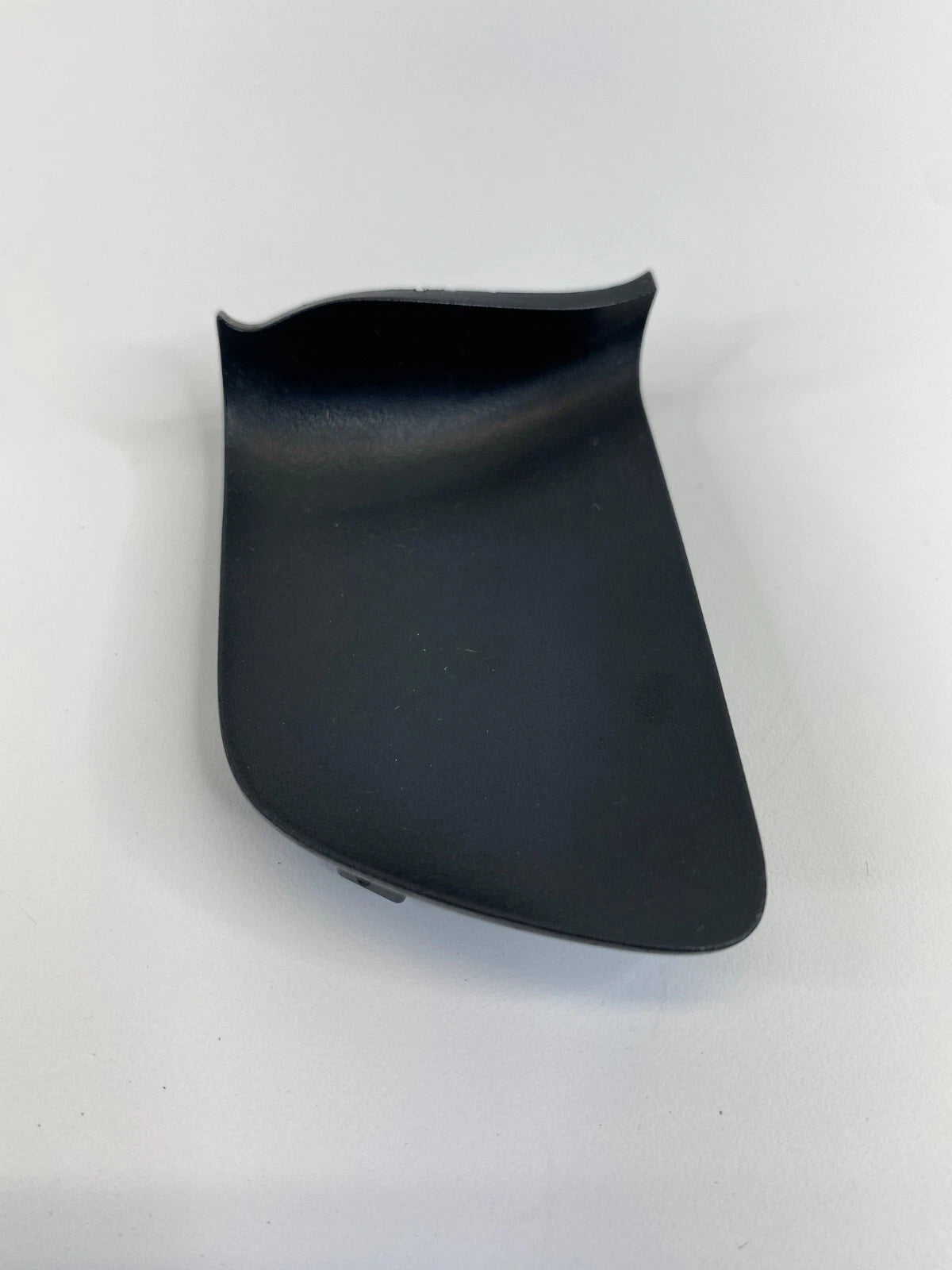 2004-2006 LEXUS RX330 FRONT LEFT INNER DOOR PLUG SCREW COVER TRIM 69284-AA010-A