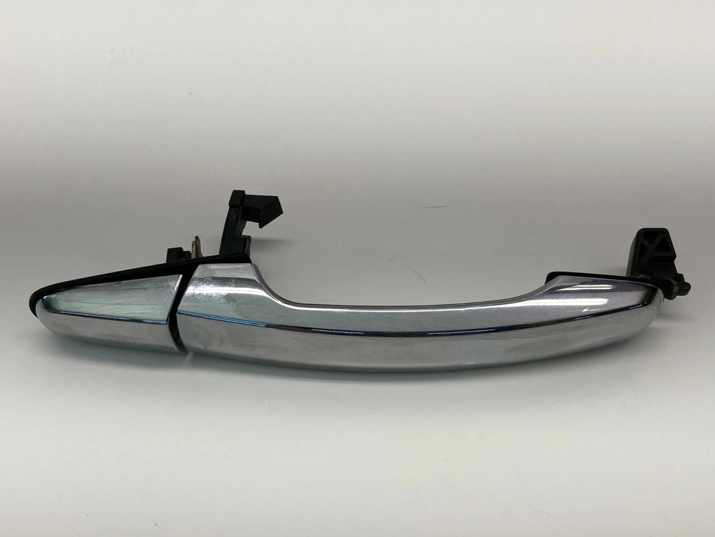 05-09 EQUINOX 04-08 MALIBU FRONT RIGHT PASSENGER SIDE EXTERIOR DOOR HANDLE OEM