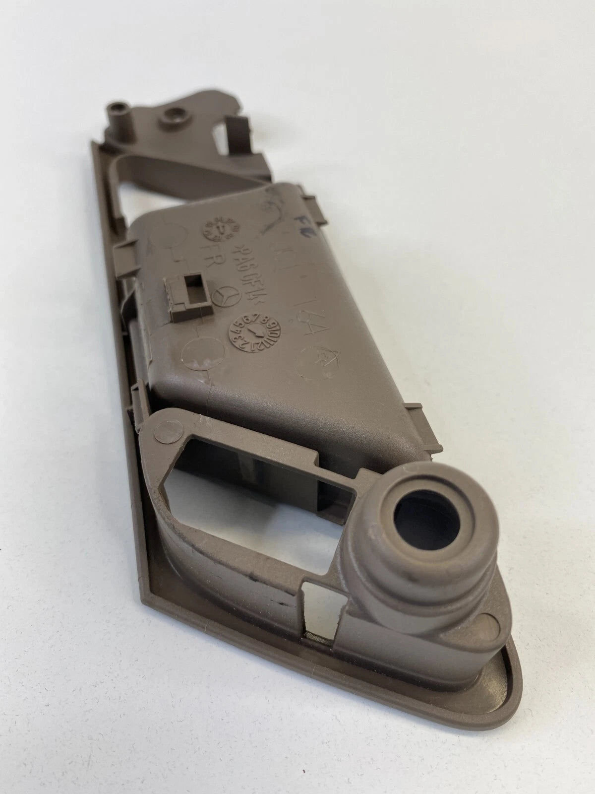06-11 MERCEDES-BENZ ML 350 FRONT RIGHT SIDE INTERIOR DOOR HANDLE COVER BEZEL OEM