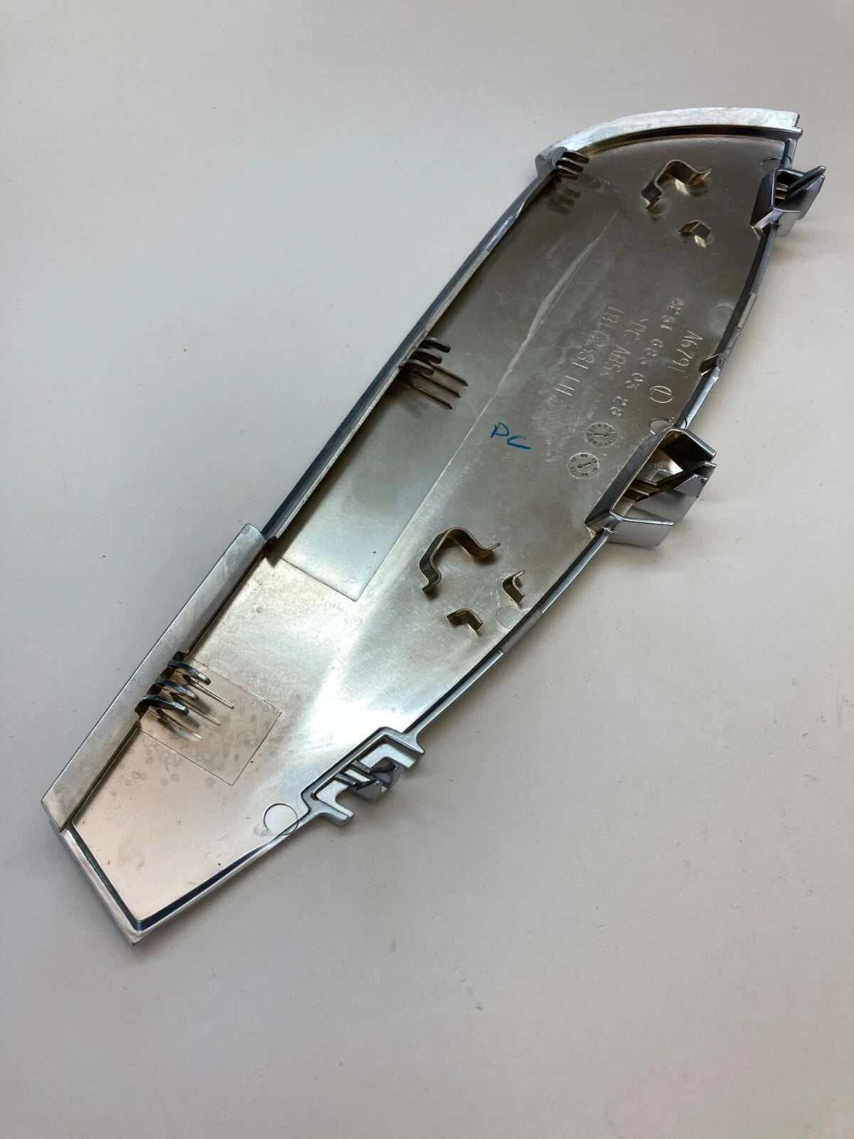 2006-2012 MERCEDES-BENZ R 350 CENTER CONSOLE REAR LEFT DRIVER SIDE BEZEL TRIM