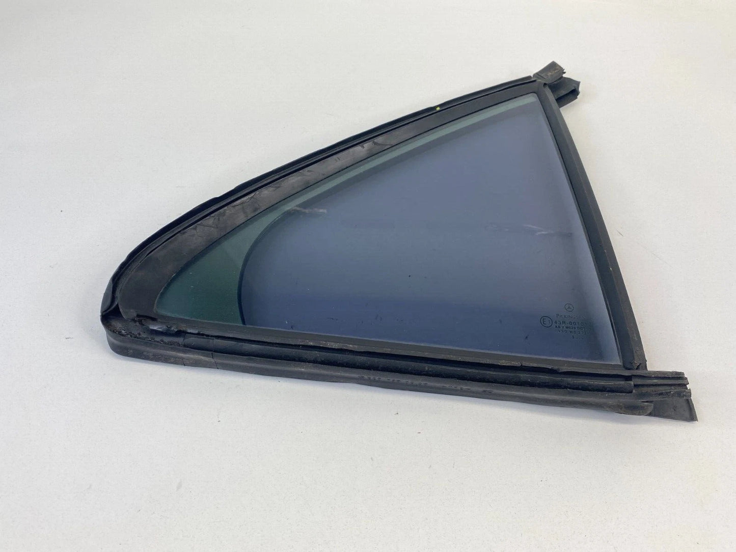 00-02 MERCEDES-BENZ S500 REAR RIGHT SIDE QUARTER WINDOW GLASS VENT 2207300220