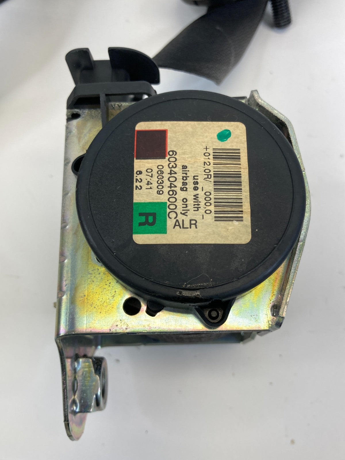 2006 2007 BMW 530xi Sedan Front Right Side Seat Belt Retractor 603404600C OEM