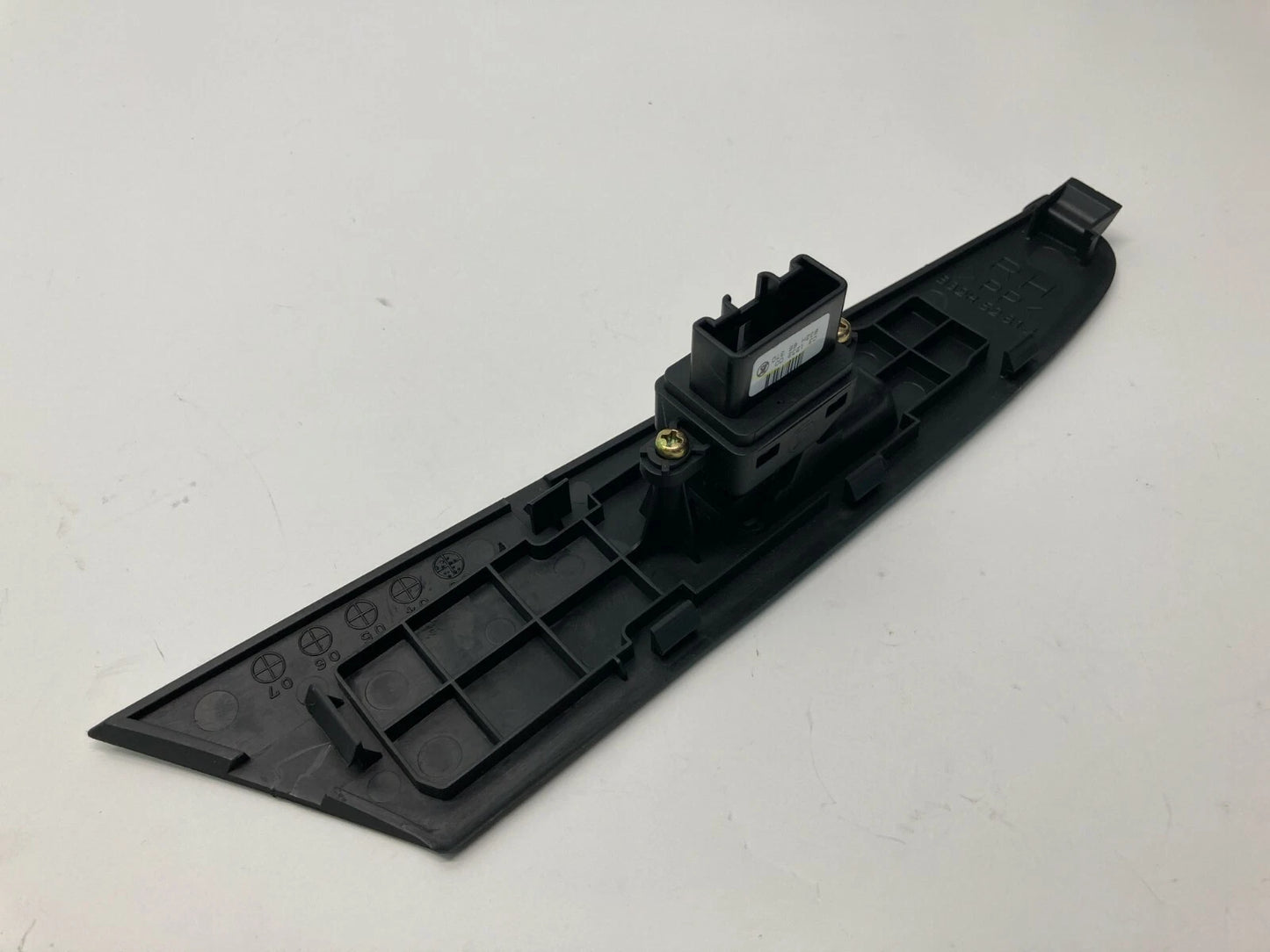 2004-2009 MAZDA 3 MAZDA3 REAR RIGHT SIDE DOOR POWER WINDOW SWITCH B32H5281J OEM