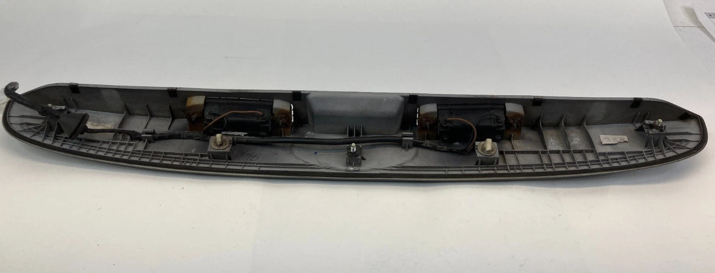 2006 2007 HYUNDAI ACCENT REAR LIFTGATE TAILGATE LICENSE MOLDING W/ EMBLEM & LAMP