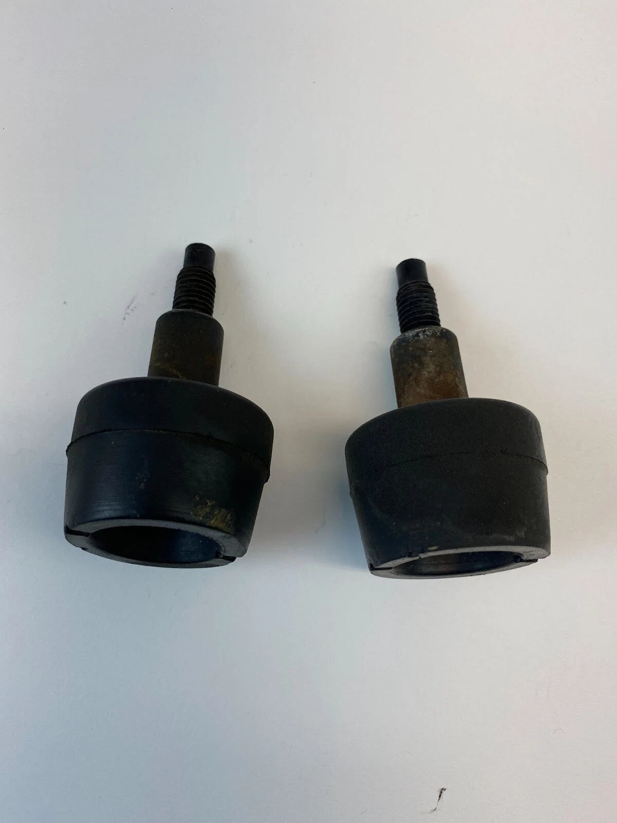2005-2007 SATURN RELAY 05-08 UPLANDER REAR TRUNK LID BUMPER RUBBER SET PAIR OEM