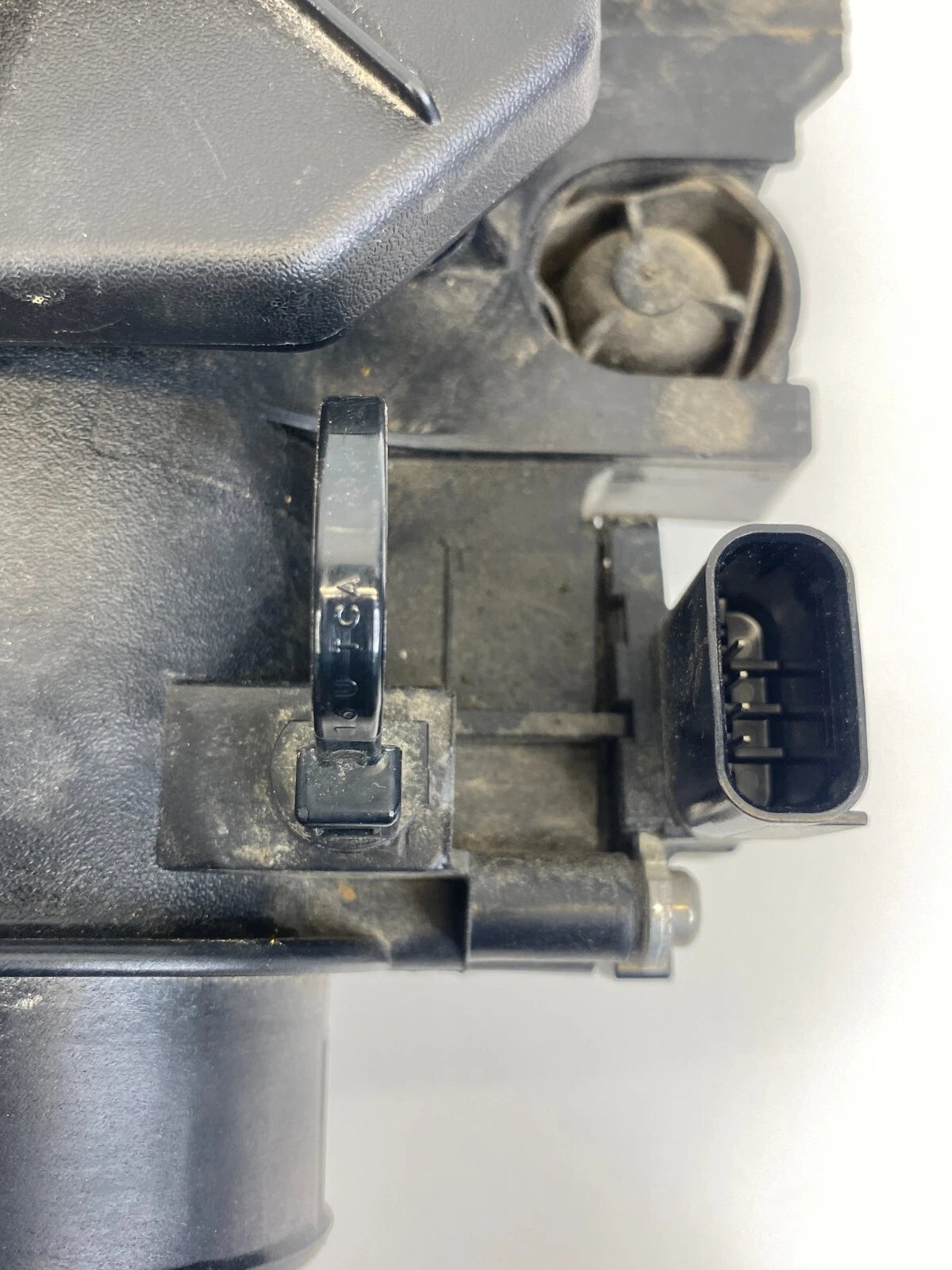 2013-2020 FORD FUSION HYBRID 2.0L L4 AIR CLEANER INTAKE BODY FILTER HOUSING OEM