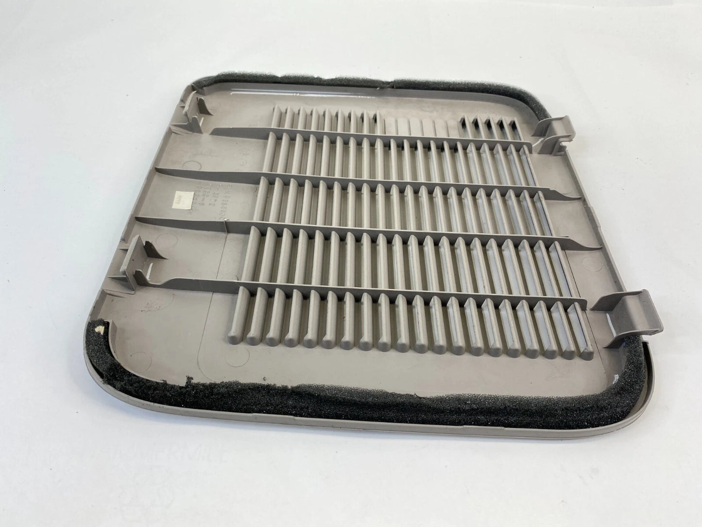 2001-2004 TOYOTA SEQUOIA REAR STORAGE LID RETURN VENT A/C COVER PANEL 625880C010