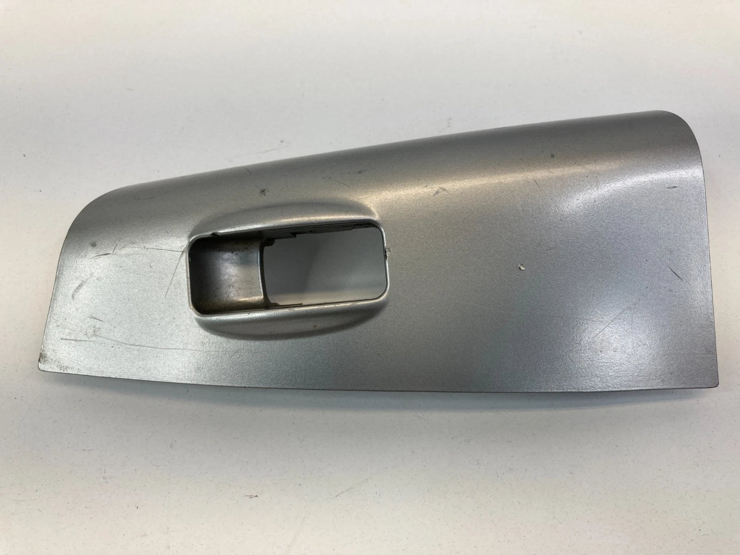 2005-2010 KIA SPORTAGE REAR LEFT SIDE DOOR WINDOW SWITCH BEZEL 93580-F000 OEM