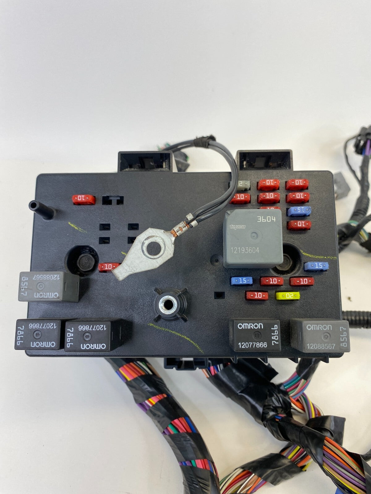 2006 2007 Saturn Vue 3.5L Dash Interior Fuse Relay Box Compartment 15774918 OEM