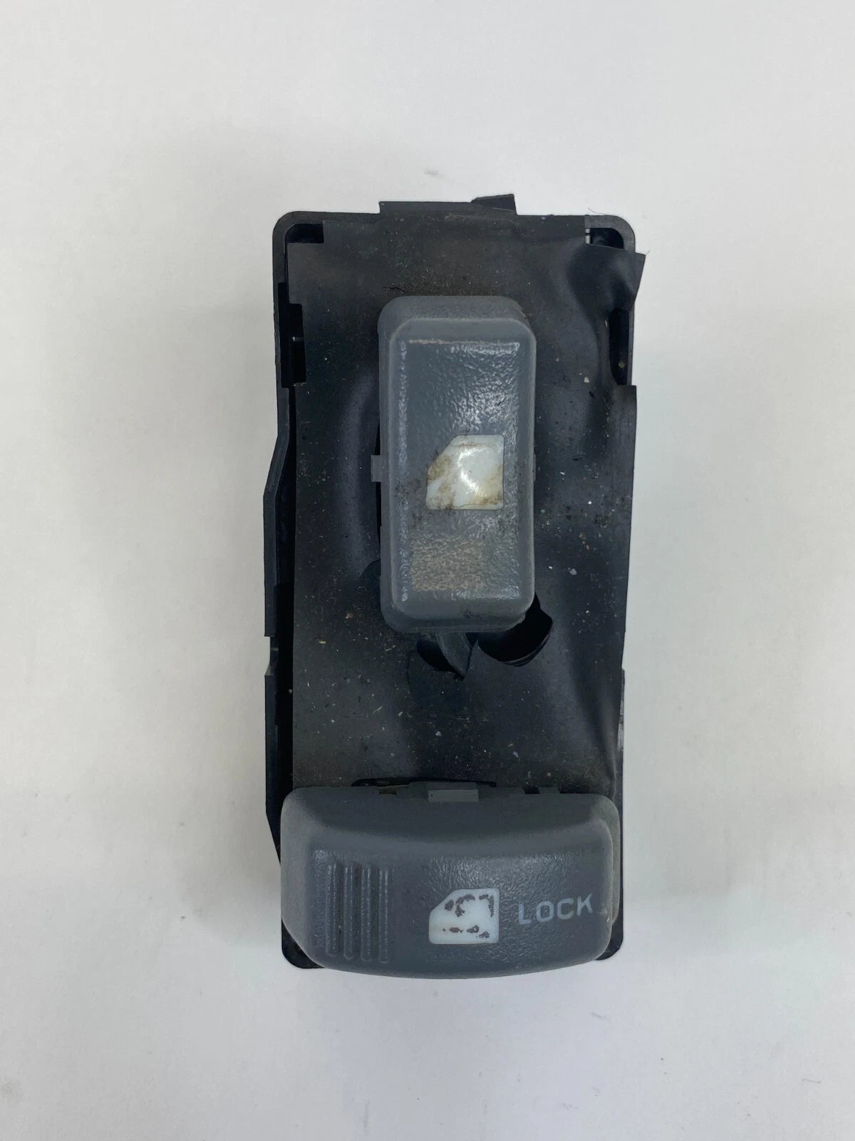 1995-2000 TAHOE YUKON FRONT RIGHT PASSENGER DOOR LOCK & WINDOW SWITCH J12M-8015
