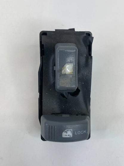 1995-2000 TAHOE YUKON FRONT RIGHT PASSENGER DOOR LOCK & WINDOW SWITCH J12M-8015