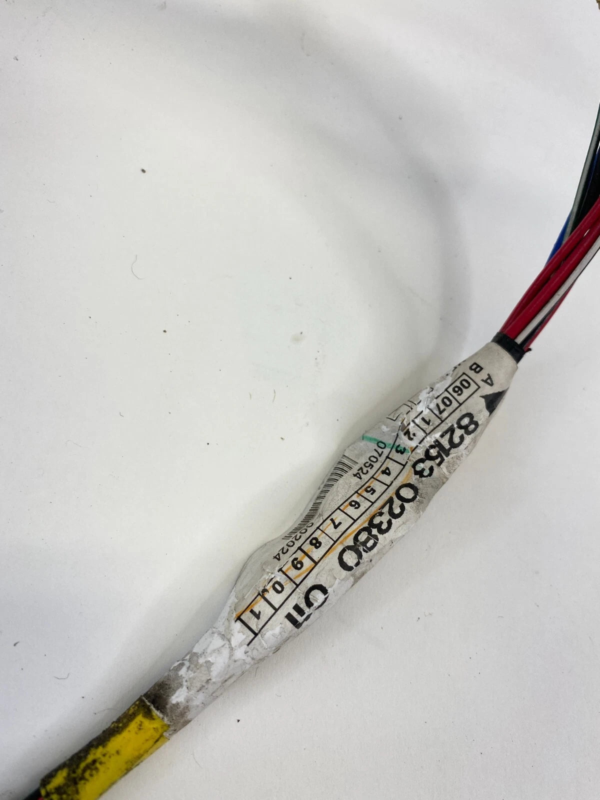 2005-2008 TOYOTA COROLLA REAR RIGHT DOOR PANEL HARNESS WIRING WIRE 82153-02380