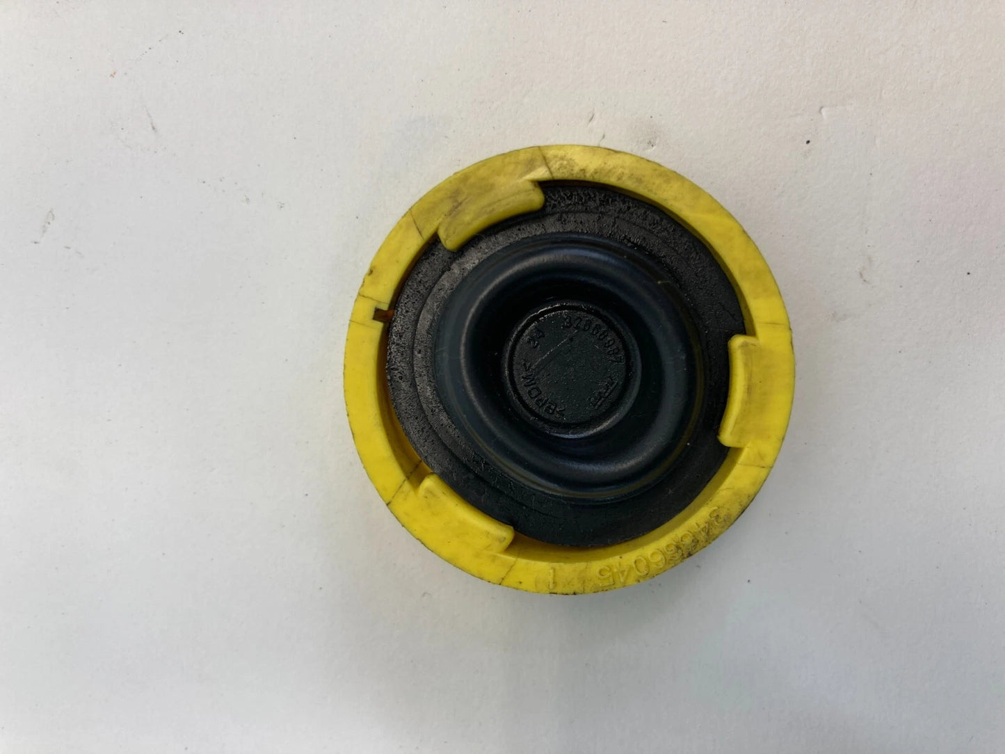 2012-2015 RAM CARGO VAN BRAKE MASTER CYLINDER RESERVOIR TANK FLUID CAP COVER OEM