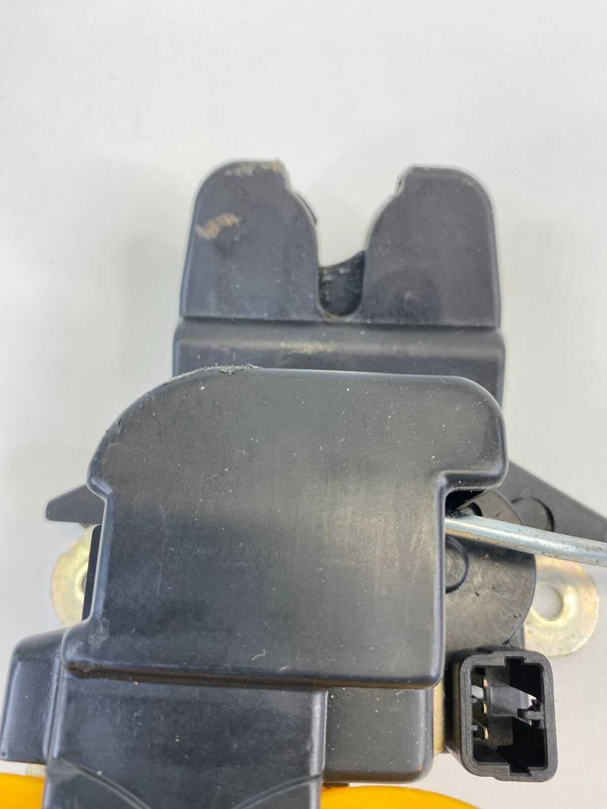 2006-2010 HYUNDAI ELANTRA SEDAN REAR TRUNK LID LOCK LATCH RELEASE ACTUATOR OEM