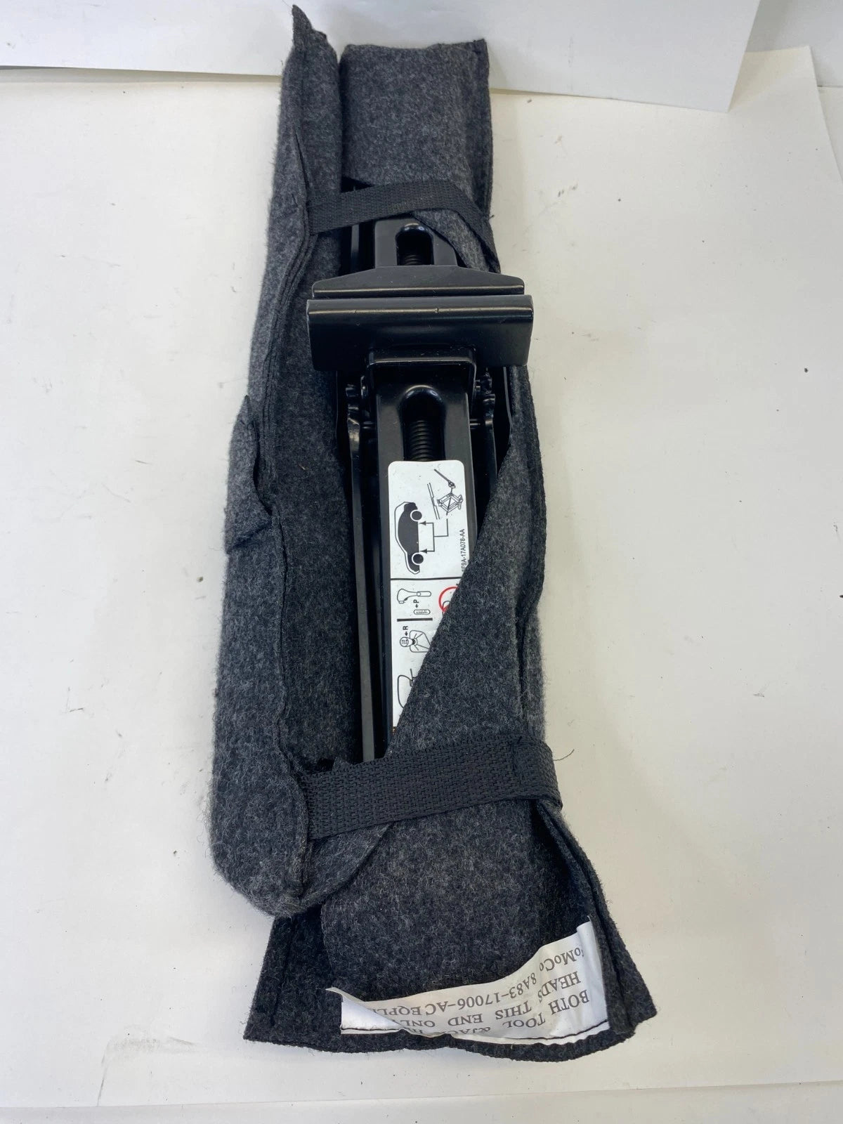 10-19 FORD TAURUS 13-19 INTERCEPTOR SPARE JACK TOOL KIT ASSY 8A83-17080-AC OEM